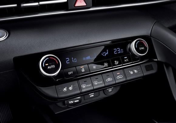 Điều hòa tự động 2 vùng độc lập Hyundai Elantra